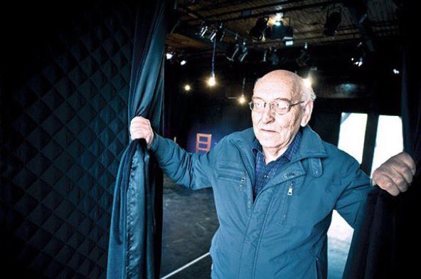 teatrodelpuente's tweet photo. Gobierno de Chile decreta Duelo Oficial este martes 18 de oct. para #JuanRadrigán https://t.co/VQ1RFcWFd0 https://t.co/2JPQTI4sFA