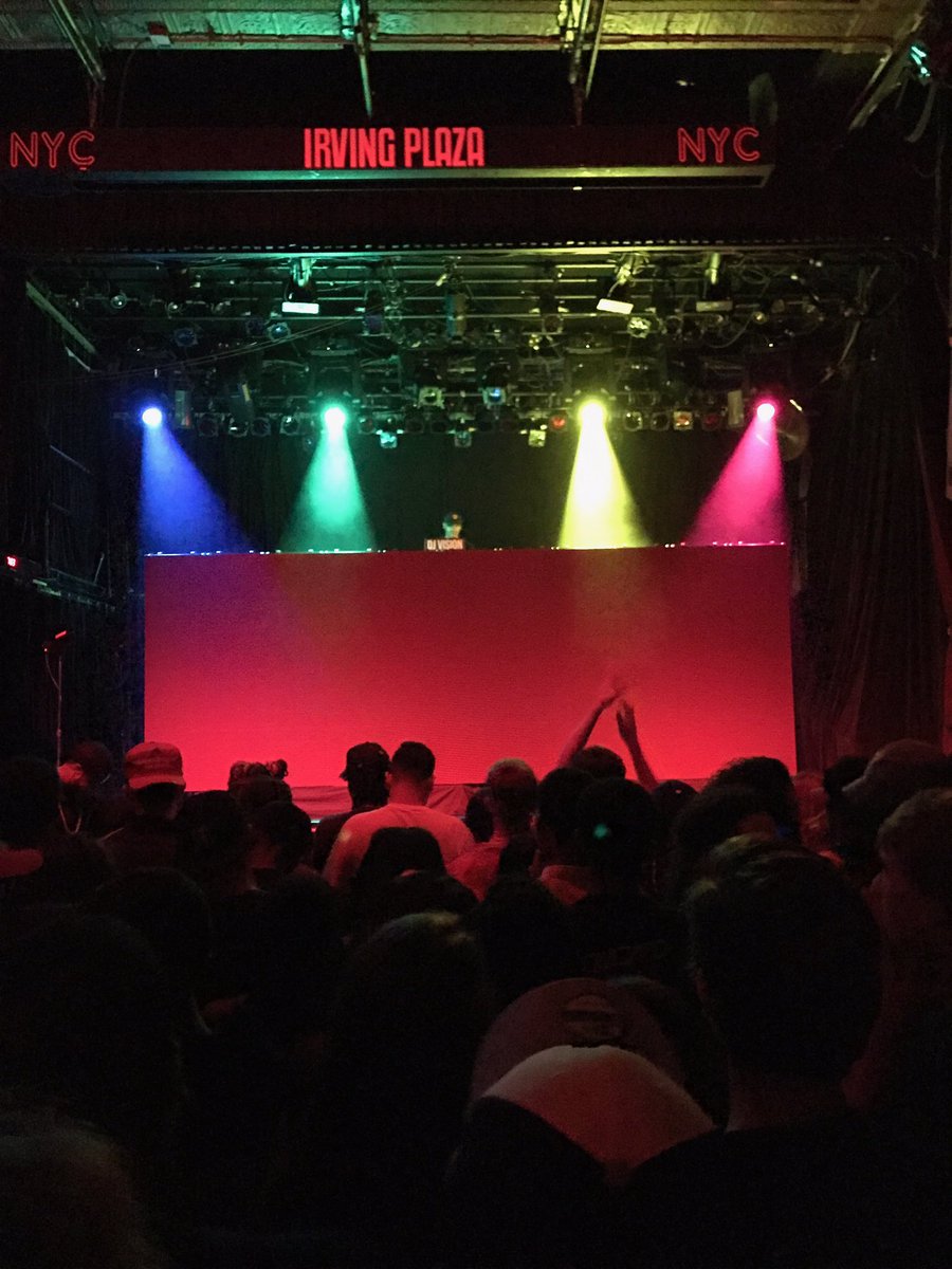 VibeMagazine's tweet photo. .@itskamaiyah is about to tear this stage down #BayArea #IrvingPlaza #BringHyphyBack https://t.co/JGGzCRpV6y