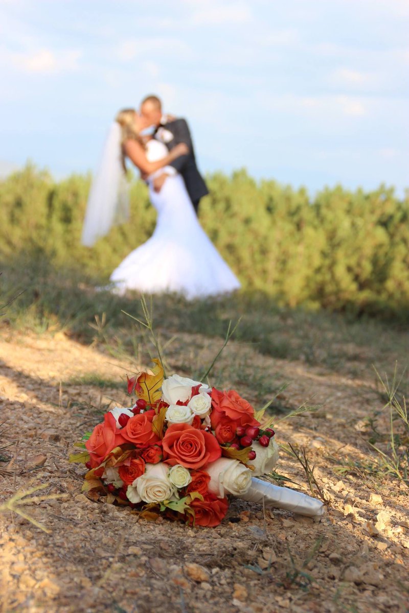 jaycobbeaty's tweet photo. So happy to be married to you 😍😍😍😘😘👰🏼🔥🔥 https://t.co/0RafHA5WhV