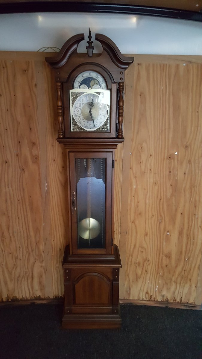 bbhauctions's tweet photo. Nov. 5th 8:55am Calvert City Civic Center Antique Victorian and Vintage Furniture Auction EXTRAVAGANZA!!! #bbhbidcalling #auctionswork https://t.co/vAg5M8534o