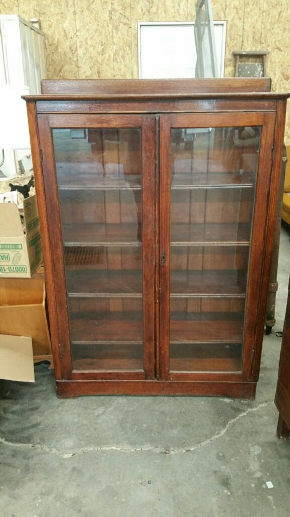 bbhauctions's tweet photo. Nov. 5th 8:55am Calvert City Civic Center Antique Victorian and Vintage Furniture Auction EXTRAVAGANZA!!! #bbhbidcalling #auctionswork https://t.co/vAg5M8534o
