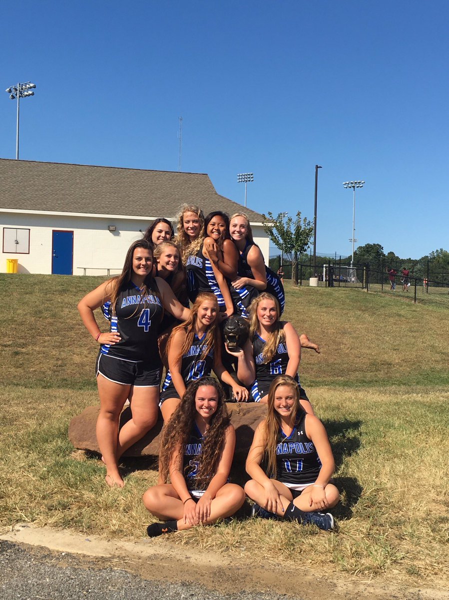 napfock's tweet photo. Get pumped, tomorrow's senior night!!!! 👭👭👭👭👭 https://t.co/Re6y34wCsx