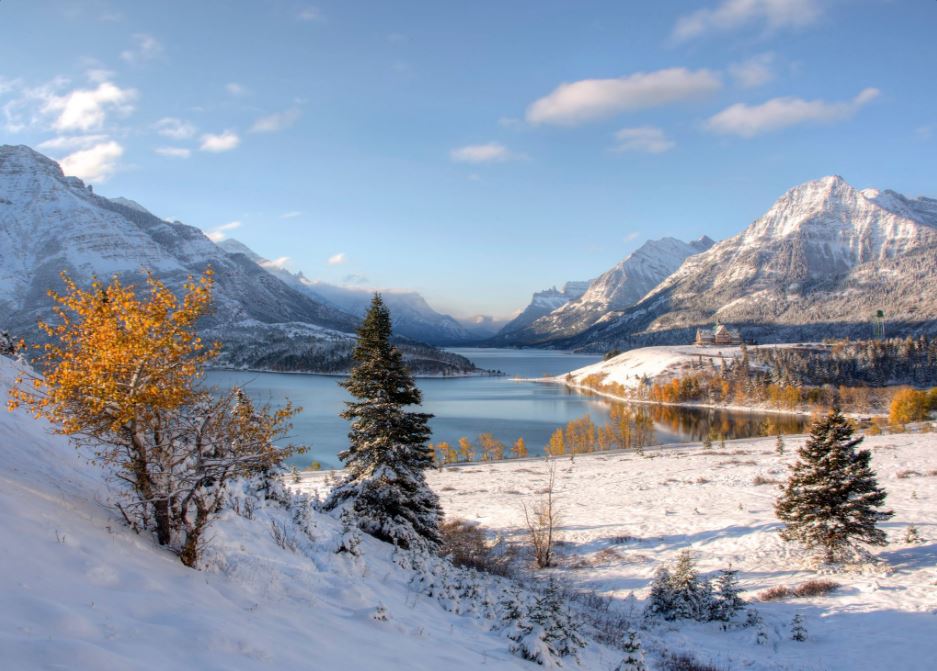Canada's tweet photo. Before long, most of Canada will be covered in snow. We already got our first batch at @WatertonLakesNP ❄️ https://t.co/9B9sr6xb87