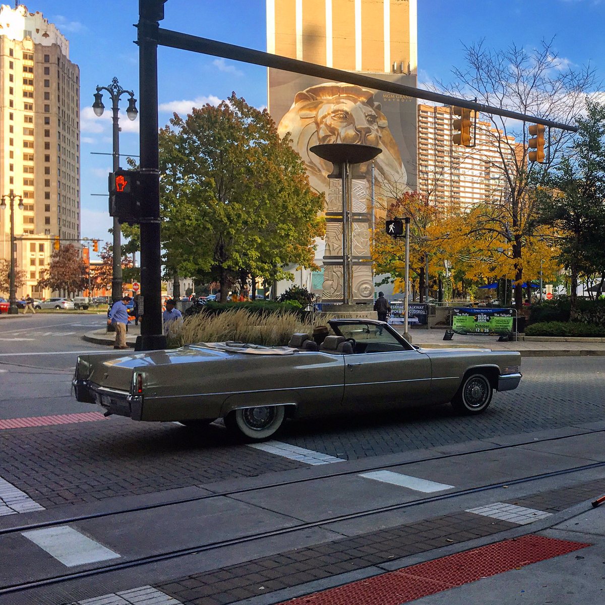 DenverVictoria's tweet photo. Snapped this cool @Cadillac as it cruised on by! #motorcity #detroit https://t.co/tZrgp3BoDZ
