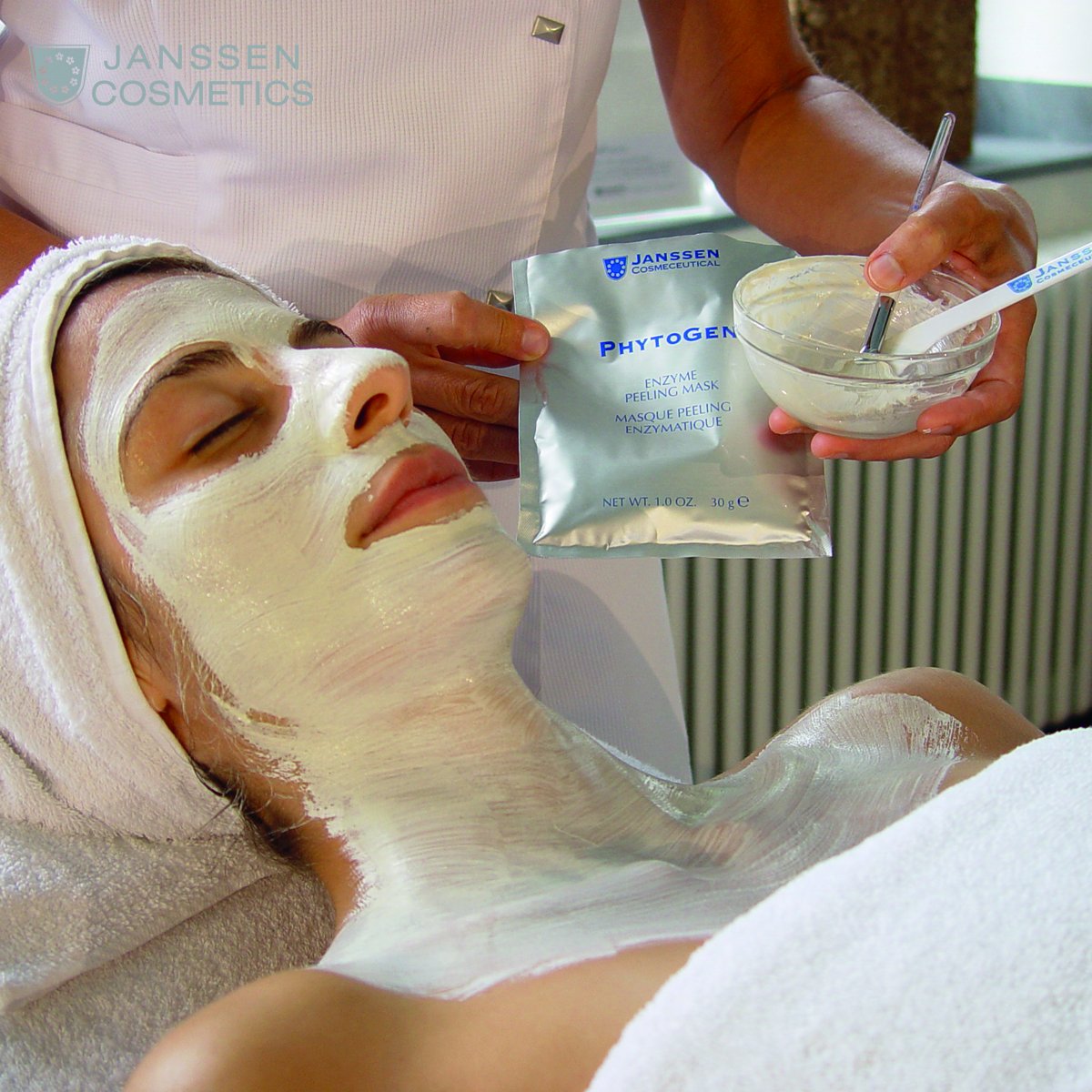 cosmeticjanssen's tweet photo. #peeling #nightreplenisher #sunsheild #spa #dermaroller #cerum #beauty #detoks #clean #dryskin #oilskin #cream #cosmetics #health https://t.co/hC8kRaUPuX