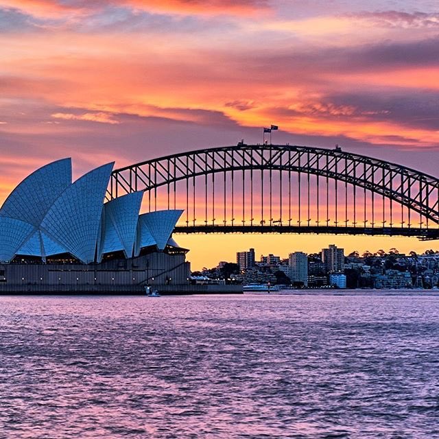 Australia's tweet photo. If only we could go back in time and see this sunset for ourselves - what a beauty! (Photo: sezavar/via IG) https://t.co/z05jJl7obH