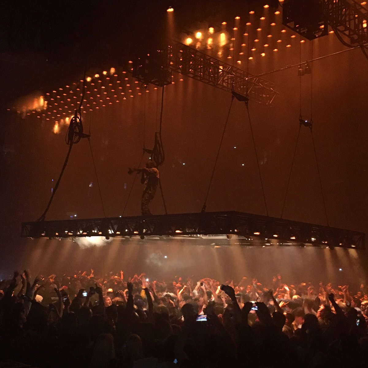 Yeezy hanging out in Vancouver <a href="/RogersArena/">Rogers Arena</a> <a href="/TeamKanyeDaily/">TeamKanyeDaily</a>