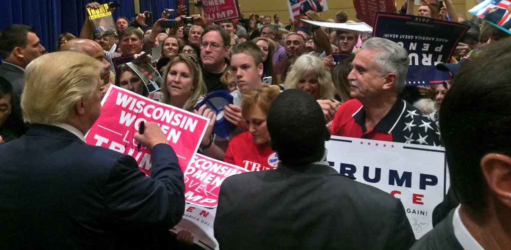 DanScavino's tweet photo. #TrumpTrain in👇Wisconsin tonight! https://t.co/naDjsKFV4O