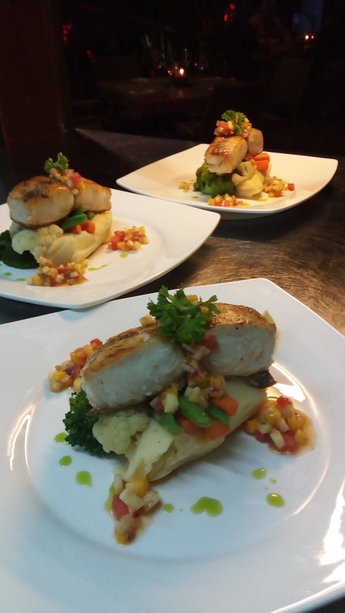 Chef_Ozo's tweet photo. grilled market fish fillet https://t.co/UyiivXwW6v