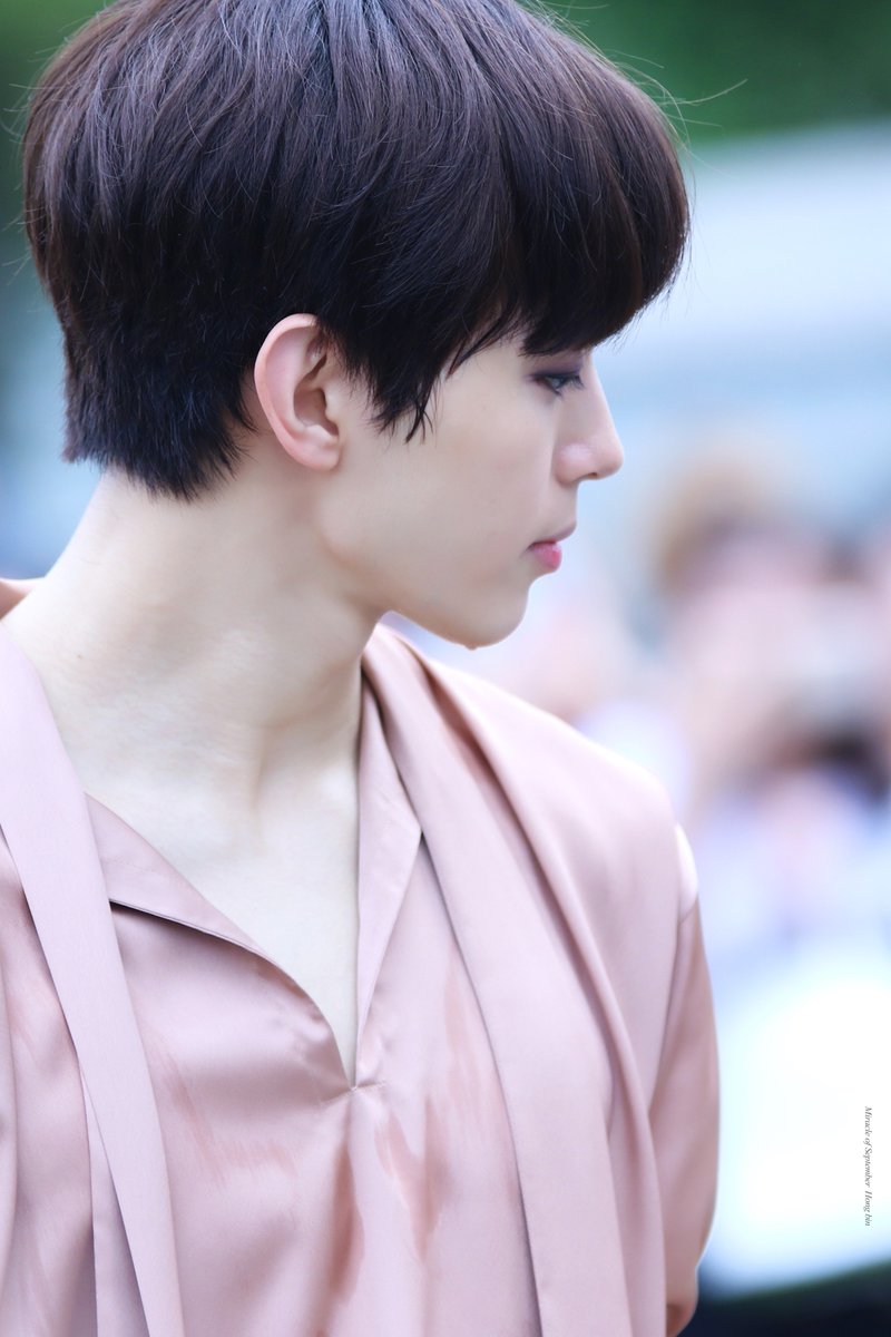 Miracle_Hongbin's tweet photo. 160820 음중 미니팬미팅
#홍빈 #HONGBIN #VIXX #빅스 
@RedBeans93 턱선..그리고 턱끝에 맺힌..땀방울.. https://t.co/oMVwdmWLsb
