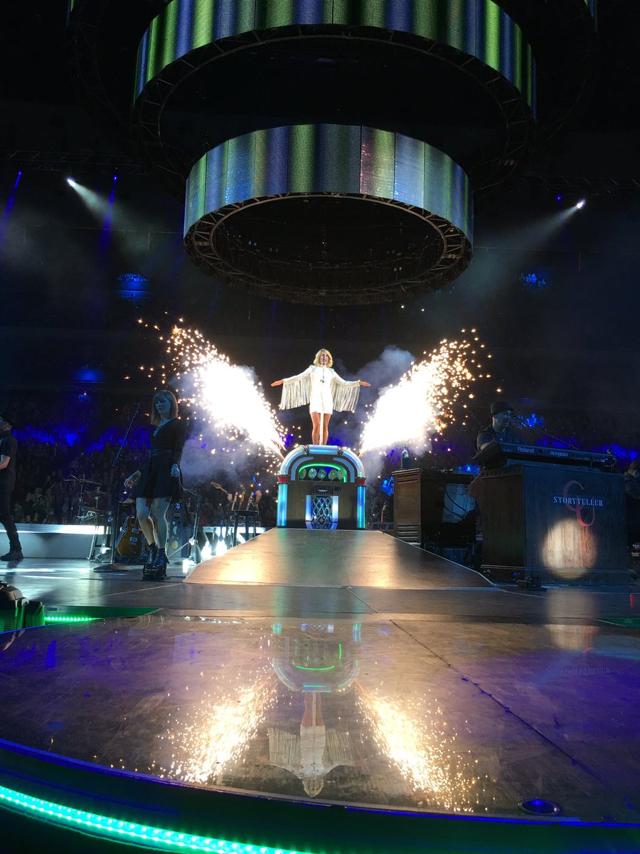 jakedale3's tweet photo. @carrieunderwood amazing show! https://t.co/ydjdhJjEzq