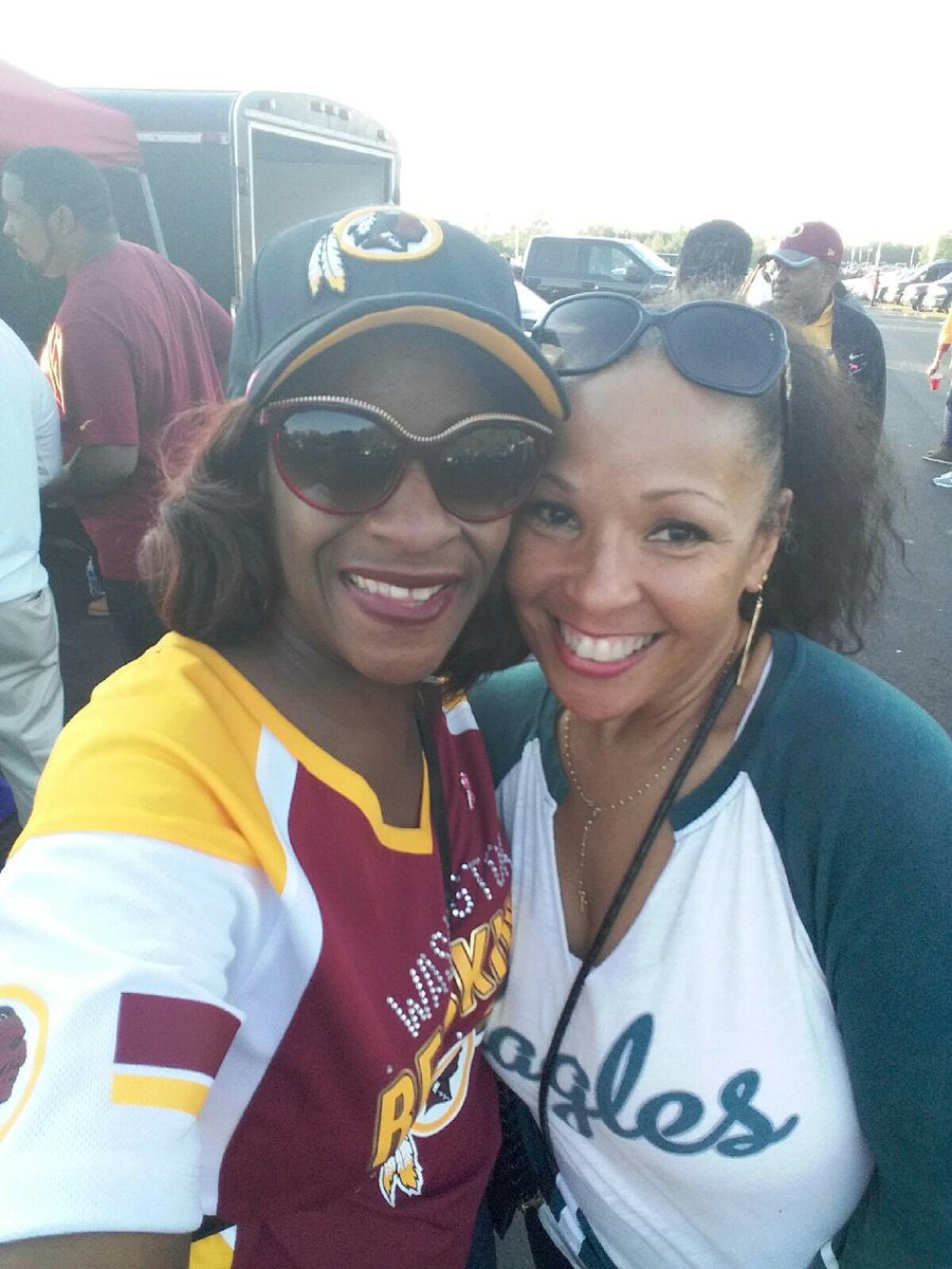 BTen113's tweet photo. Great time and good vibes at the Eagles vs Skins game on Sunday! Even though my team had to take the "L"...this time. https://t.co/Iik9CFOFV2