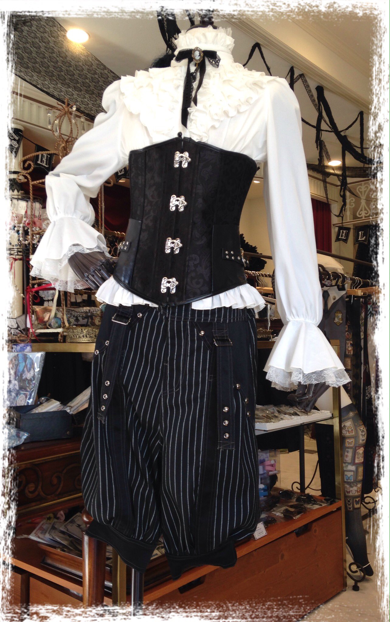 𝐀𝐭𝐞𝐥𝐢𝐞𝐫&𝐒𝐞𝐥𝐞𝐜𝐭 𝐄𝐬𝐭𝐫𝐞𝐥𝐥𝐚𝐬 on X: 