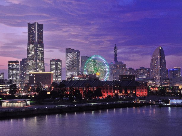readjam_english's tweet photo. #Yokohama is very popular spot for foreigners. You can see #Redbrickwarehouse ,#cosmoclock: the biggest ferris wheel , and #Minatomirai . https://t.co/3rc1ZaFmCE
