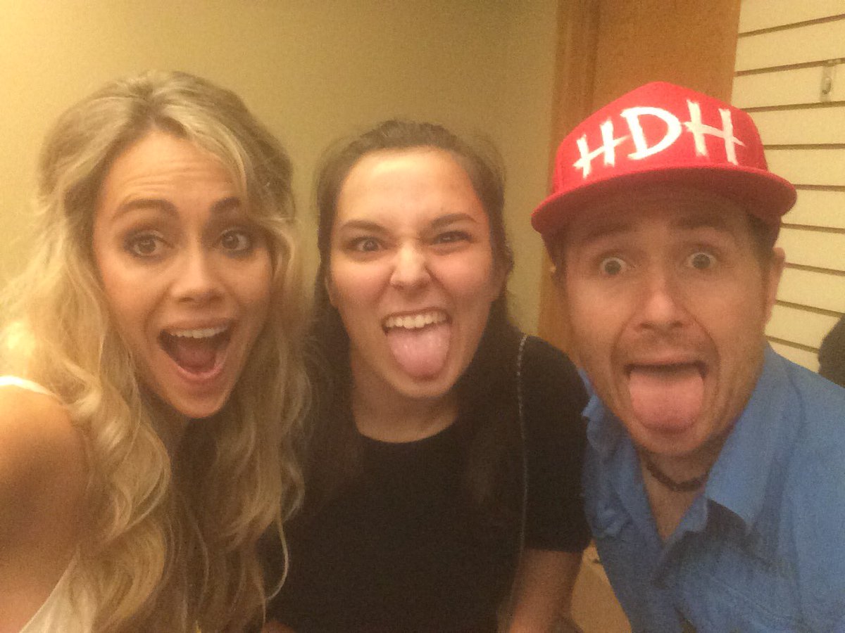 megankwilliams_'s tweet photo. So blessed to have been able to listen to some amazing music tonight @HighDiveHeart @NellyJoyMusic #UsherPerks #HighDiveHeart https://t.co/TDq0ZsXdvT
