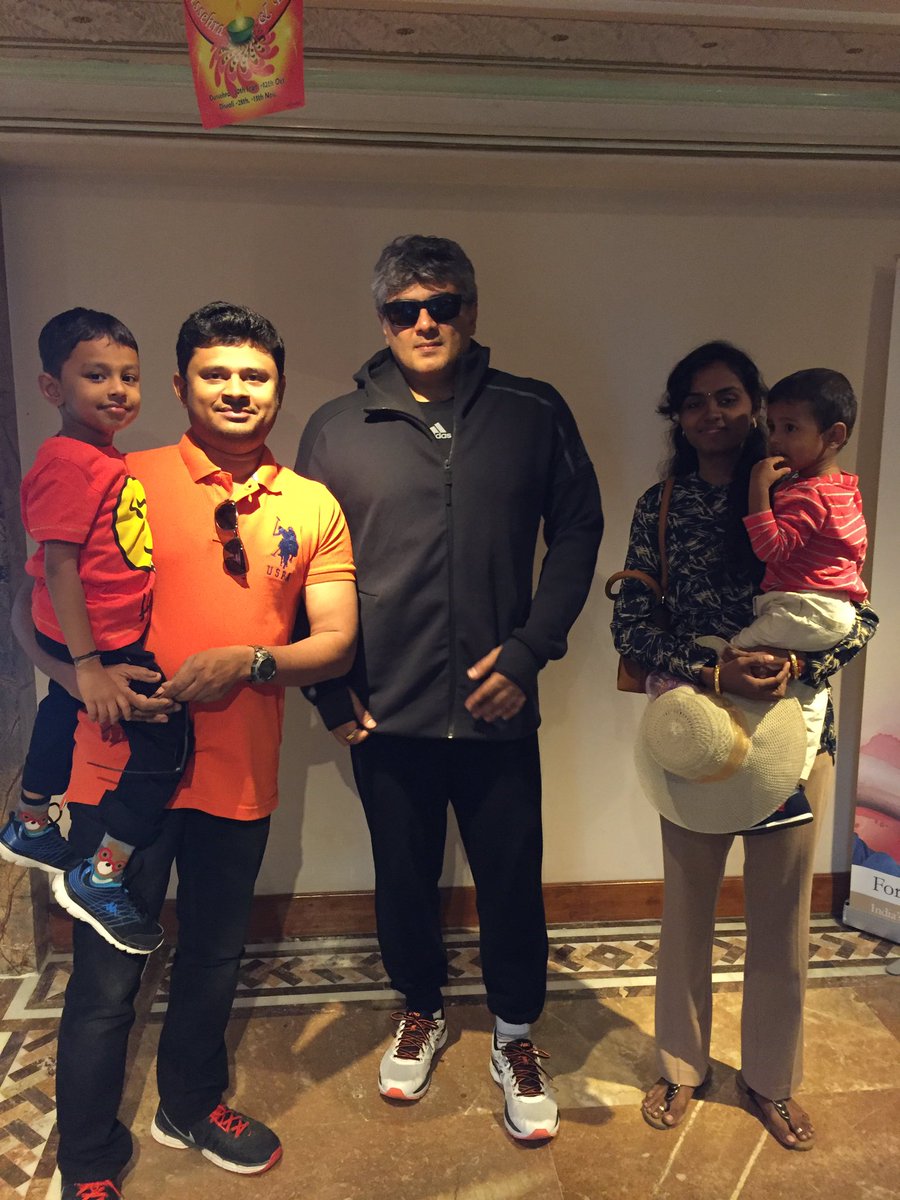 Jai_1709's tweet photo. 🙏Thanks to my dear Thala Ajith sir for sparing his valuable time to have picture with us👍had a best time ever...😄I'm humbled😇😇😇 https://t.co/0e5bWbtUiK