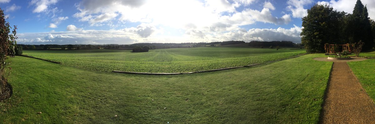 K2GNetworking's tweet photo. Now that's a back garden @HothorpeHall - feeling #motivated and #inspired #K2GNetworking https://t.co/lYc8Fu345n