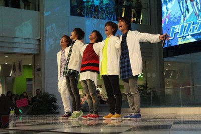 dengekigirls's tweet photo. 『ドリフェス！』のライブが現実に。DearDream＆KUROFUNEも登場した発売記念イベントレポ https://t.co/1j48qnmU8d #dfes https://t.co/sE4d4MYIAR