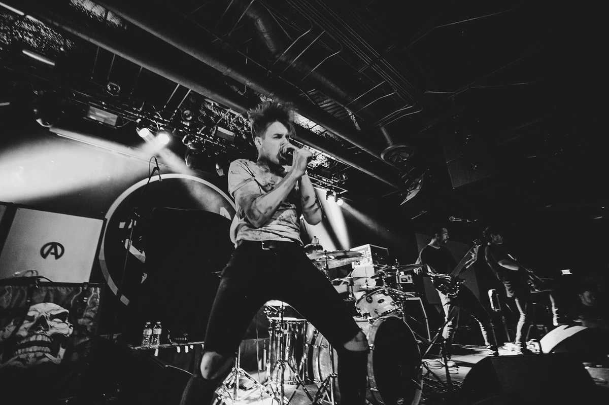 COME HANGOUT WITH ME AND @WGIHband TONIGHT AT <a href="/VinylVegas/">Vinyl Las Vegas</a>