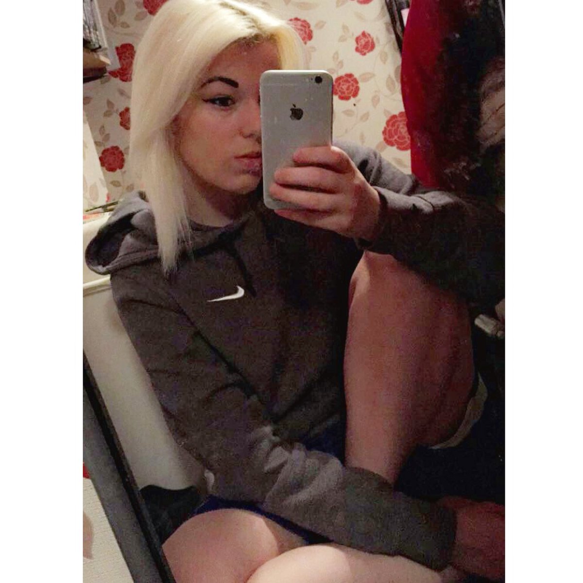 cloboleanne's tweet image. Love this hoody, but gf keeps robbing it 🙄😉