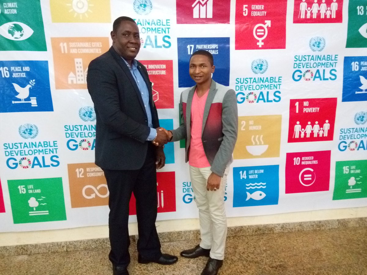 HamzyCODE's tweet photo. We all have a role in ensuring we meet #2030NOW #SDGs #IDEP2016 Thanks @HilaryOgbonna for always supporting younger generation #YouRock https://t.co/2FFRYJ92mv