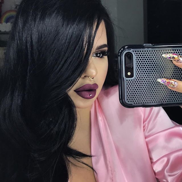 ofracosmeticsza's tweet photo. Good morning beautiful people ❤️ Its official !! 😊 our website is finally up ✨ 🎉🛍💗 See the link in bio . Lipstick - in Manhattan https://t.co/60BLLl2Ebg