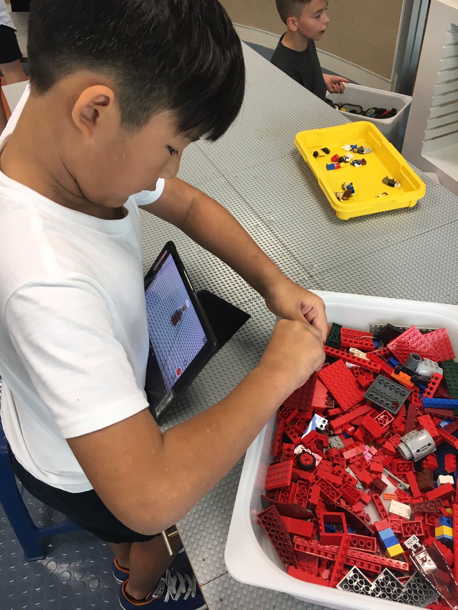 ToscaKilloran's tweet photo. Getting prepped for #legostopmotion in the #nistmakerspace #LEGO #makerspace https://t.co/YAfOTV9QHA