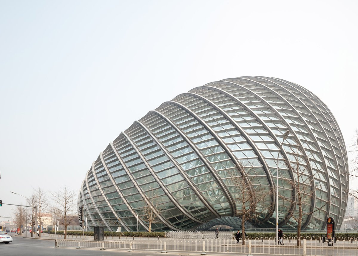 Фостер большепролетные конструкции. Фуллер геодезический купол. Фуллер геодезический купол. Гнутоклееные большепролетные балки. Архитектура шератон хучжоу.