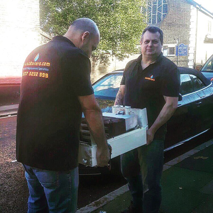 Just_Boilers's tweet photo. #newboilertime #outwiththeoldinwithnew #WinterIsComing #justboilers #gasengineers #London https://t.co/6Iwombyy01
