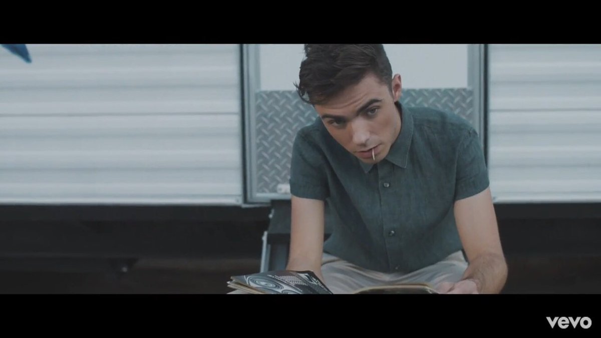 KiuKiuFeehily's tweet photo. @NathanSykes these are the best views I've ever seen in these few months #FamousVideoOutNow #Famous #UnfinishedBusiness https://t.co/7szOWYgsrn