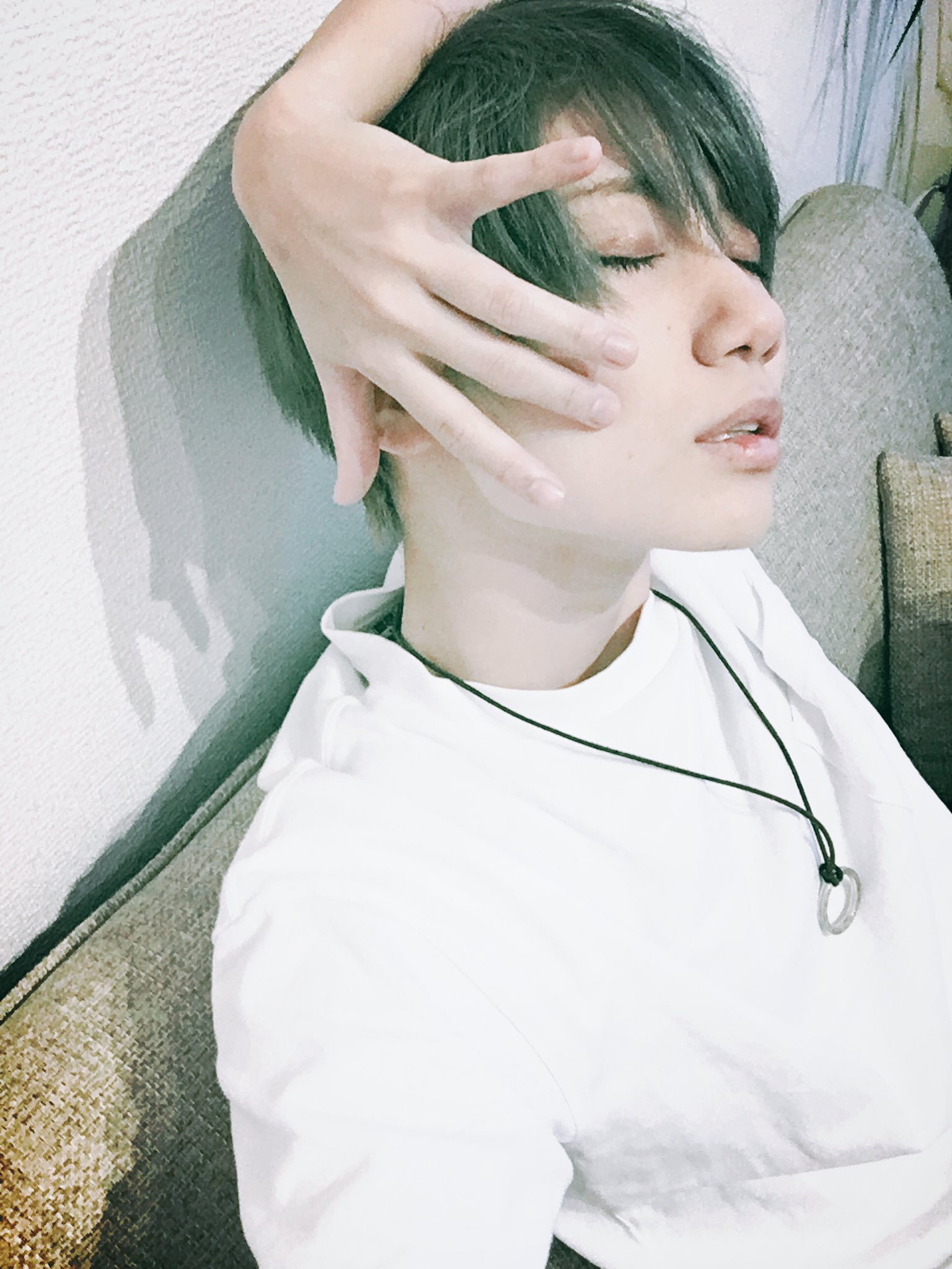 男装の山本太陽 3 30殺陣立ち回りレクチャー ニキビを美しく隠す自撮りの仕方 男装 自撮り T Co Oywugpa34h Twitter