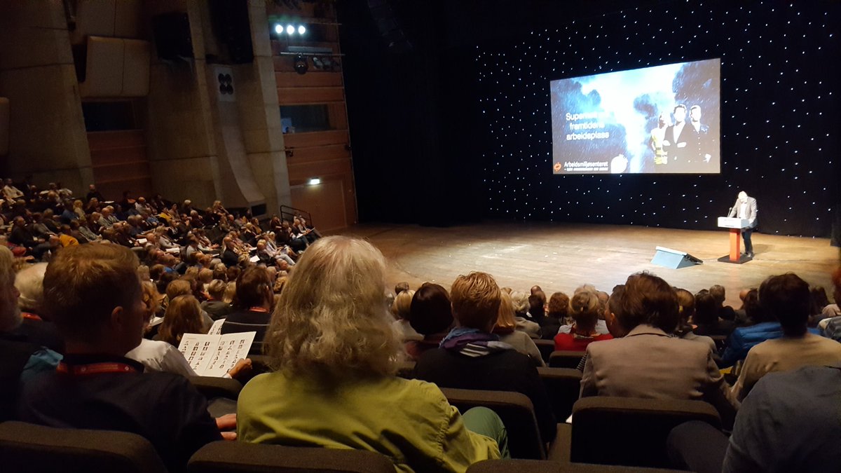 prebenuthus's tweet photo. Arbeidsmiljøkongressen 2016 er i gang #arbeidsmiljø #udfsekkpåtur #udf https://t.co/u15BTYuPAA