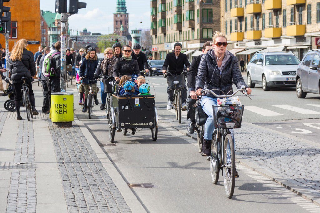 StephenDMoore's tweet photo. @Habitat3UN New Urban Agenda: "We commit to promote..quality public spaces, including streets, sidewalks, and cycling lanes" Does your city? https://t.co/rrCrqyOFtD