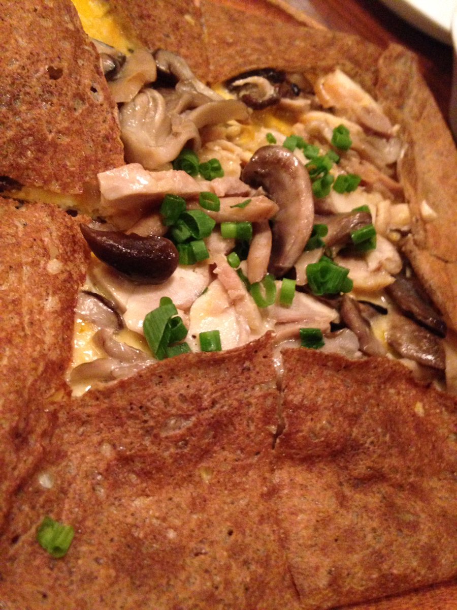 kyoh0711's tweet photo. この前池袋のガレットのお店に行ってきてチーズフォンデュとガレット食べてきました( ˊᵕˋ )♡うまうま。
池袋はそこそこ詳しいですヾ(oﾟωﾟo)ﾉﾞ https://t.co/QI5pO4wmmY