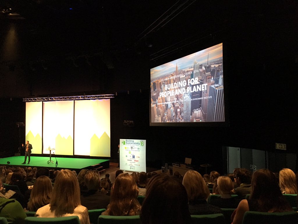 EricaBengtsson's tweet photo. Urban areas grow with 1 million people and the size of one Manhattan every week! Says @JKuylenstierna #BuildSust16 https://t.co/eoRomcgjnb