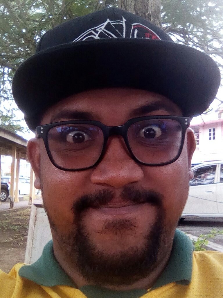 ashafizi's tweet photo. Big eyes with big face...kikiki https://t.co/qrrHz2QNOQ