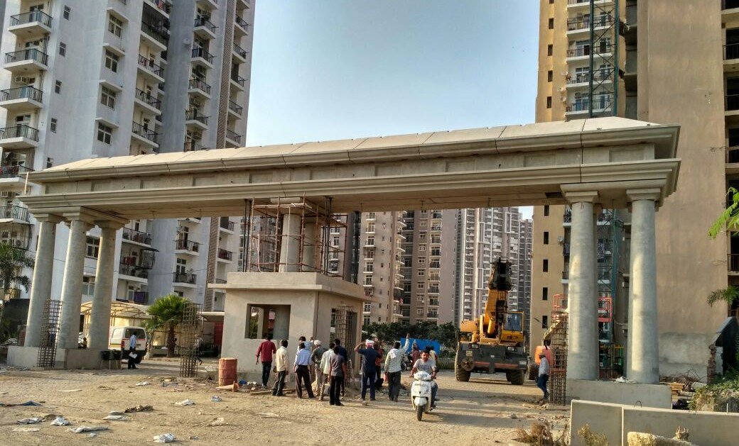 GroupAmrapali's tweet photo. Landmark main gate of the Amrapali Zodiac, Sector-120, #Noida completed using Amrapali's #precast technology.
 #amrapaligroup #amrapalinoida https://t.co/m1inFvNoSO