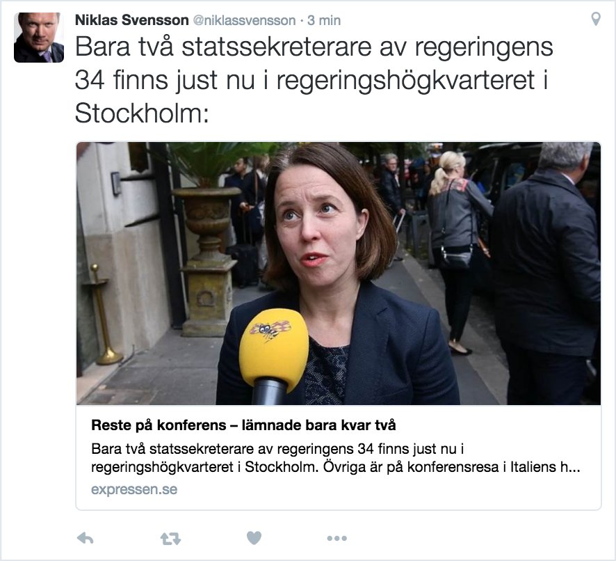 AndrevWalden's tweet photo. – Titta jag har ritat!
– Jättefint! Vad är det?

– En SKANDAL!
– Mhm.

– Ånej jag höll den uppochner!
– Wow.

– TITTA NU DÅ!!!
– Jag sa wow. https://t.co/wfVKy4eGIc