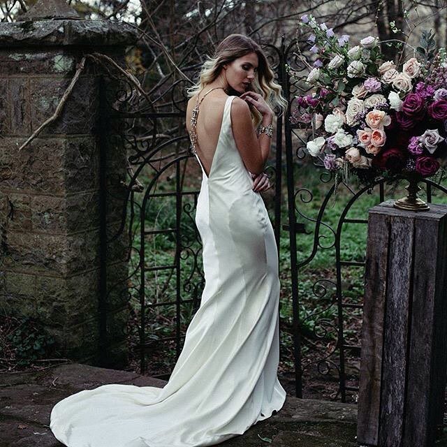 MoiraHCouture's tweet photo. Thank you @weddingplaybook for featuring one of our new custom gowns! #MoiraHughes

Photography @willowandco 
Flowe… https://t.co/GLkGkTSWeE