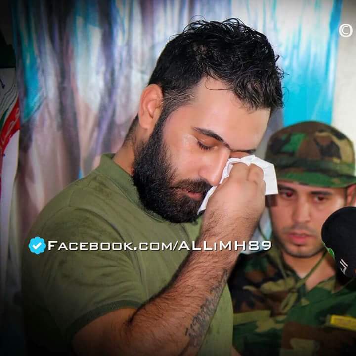چذب من گال ننسه بمر الأيام ،،،،،
والفاكد أعزاز بحالته شلون،،،،،،
ألبشر مهما يصير بأحسن أحوال،،،،
ميعوض محب لو يملك #الكون،،،،،