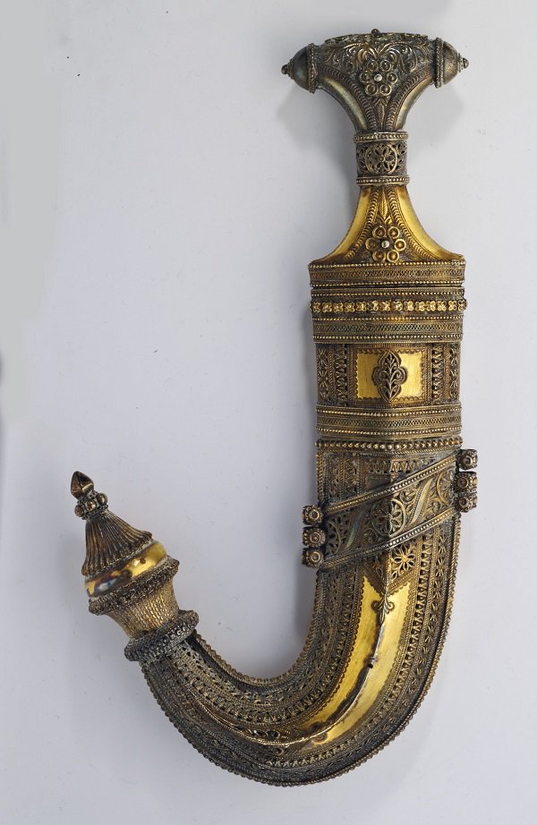 Lawrence's iconic silver-gilt dagger saved for the nation.   <a href="/TELawrenceSoc/">TE Lawrence Society</a>