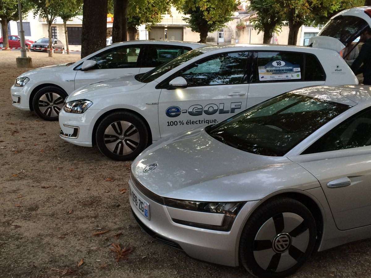 Lesjamaisconte1's tweet photo. En préambule du #eRallye #Monaco #Volkswagen était présent #NAET2016 @NvelleAquitaine @DefiElec @KIWHIPASS avec #E_Golf et XL1 https://t.co/1zIx1oreFn