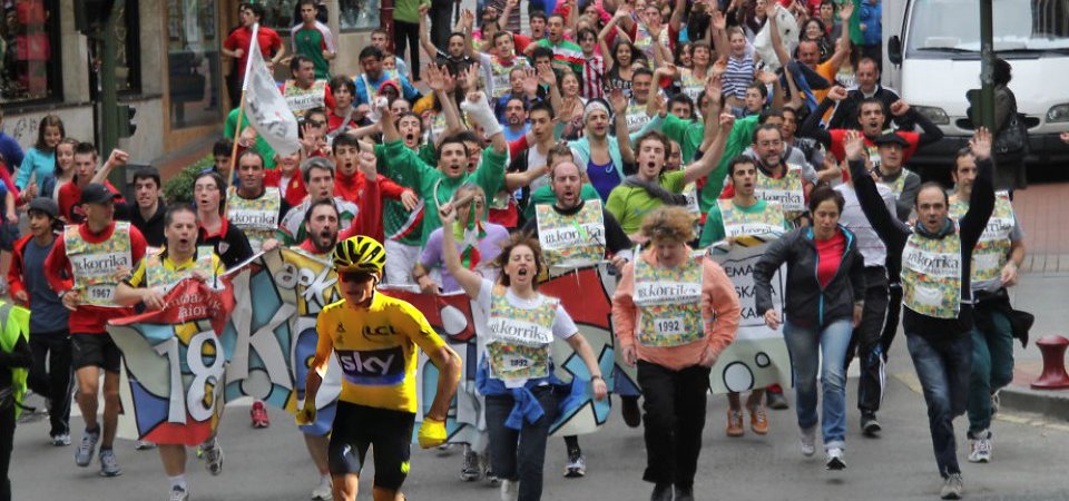 helios_eus's tweet photo. .@euskadi_irratia n oraintxe entzun dut gaur uztaileko @Tourdefrance17 aurkeztuko dela. Azaroan apirileko #korrika aurkeztuko dugu @AEK_eus https://t.co/hcuufHA6wE