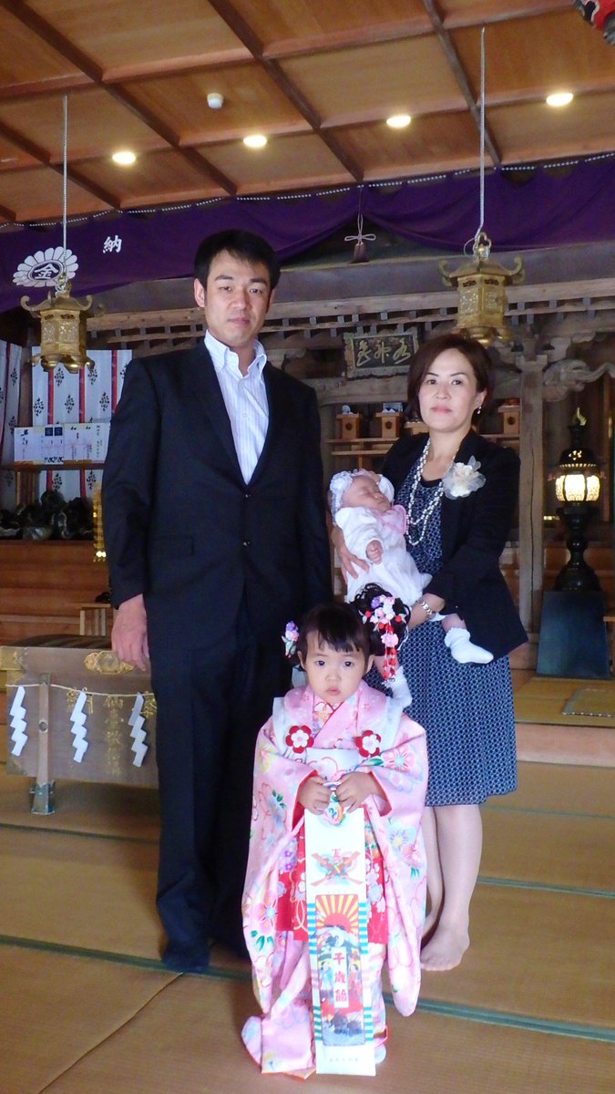 金蛇水神社 宮城県岩沼市 広報 Pa Twitter 本日の七五三と初宮参り 七五三ほかご祈祷は予約不要で随時執り行っております 男女 平成２６年生 ３歳 髪置 女 平成２４年生 ５歳 袴着 男 平成２２年生 ７歳 帯解 こちらは数え年ですが 満年齢で受けていただいても