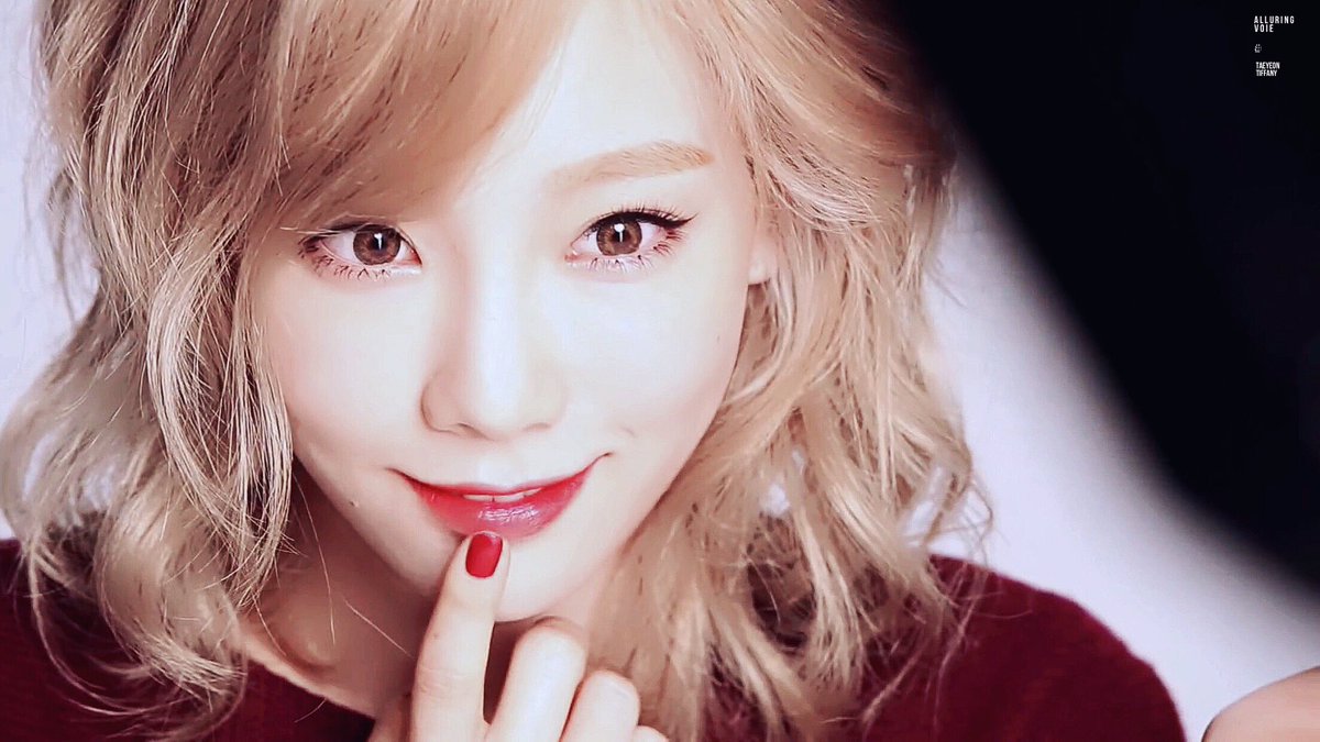 alluring_voice's tweet photo. 립스틱 쳌
#태연 #taeyeon #바닐라코 https://t.co/Gp2j3m5gXM