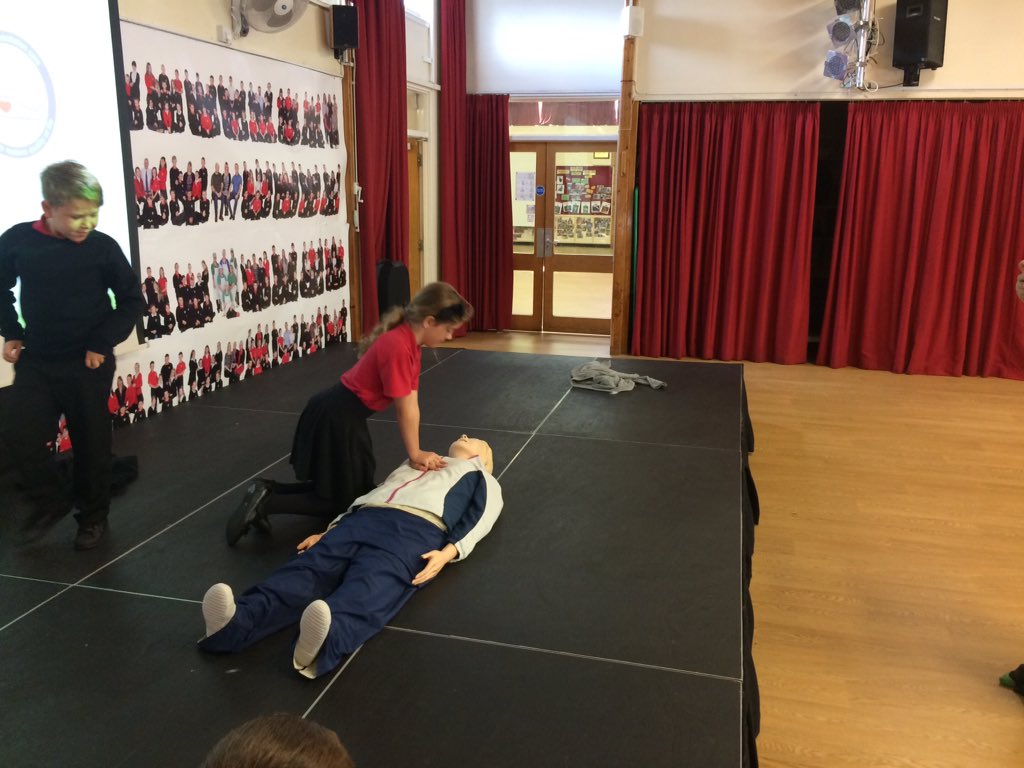 SimFarrow's tweet photo. Having a great time teaching year 3,4,5 and 6 CPR for #restartaheartday with @OFFICIALWMAS https://t.co/Y7PvRhLDsB