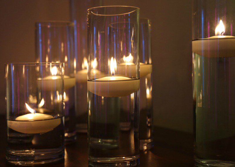 #tuesdaytip Cover your windowsills and side tables with column vases and floating candles to create a  #romantic #glow #eventstyling #brides