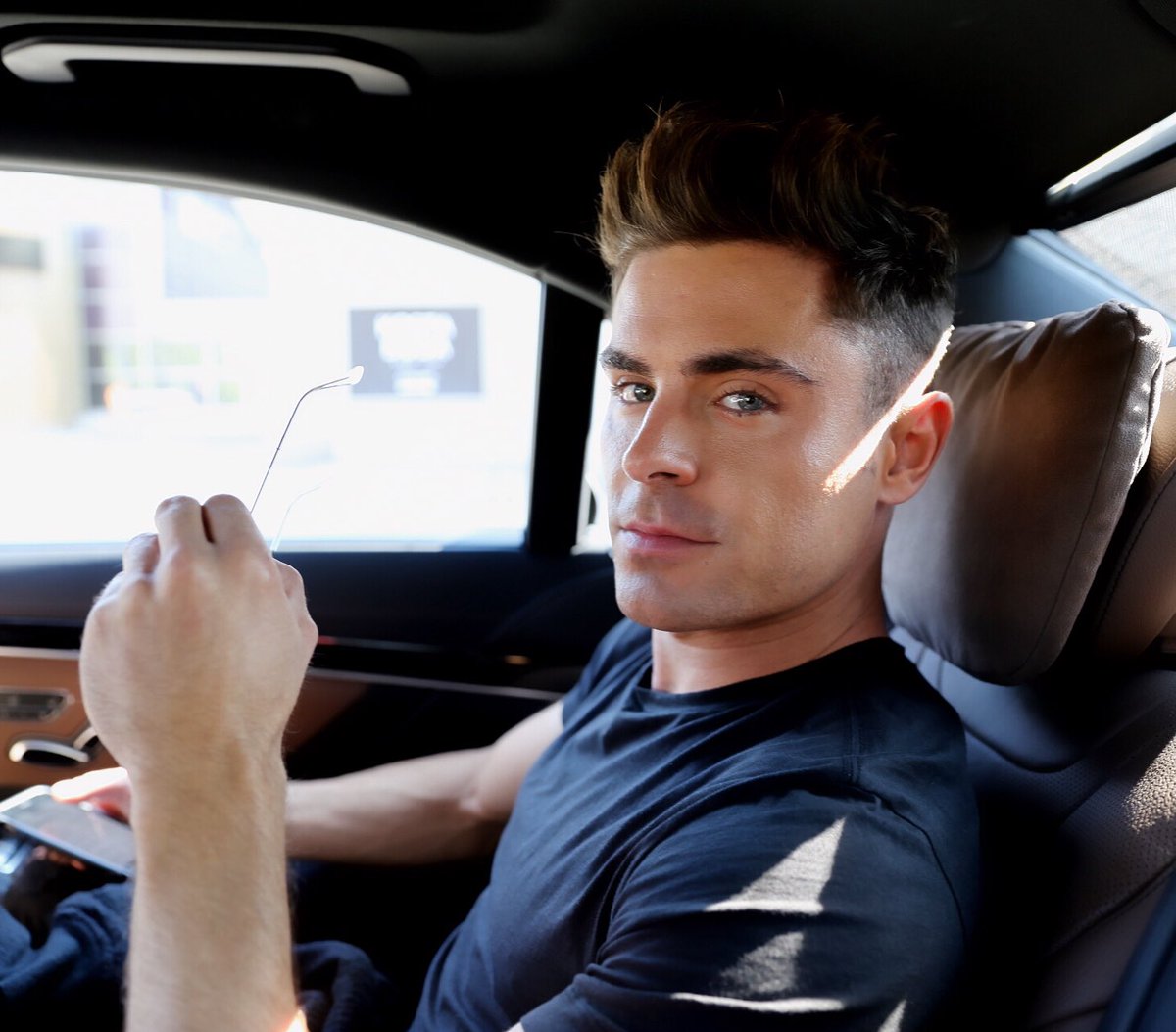 junri871's tweet photo. Happybirthday Zac Efron🎉🎂💗
I LOVE YOU😍😘💭
これからもずーっと応援してます！！
@ZacEfron @zefronjp https://t.co/41nO8hi4Q5
