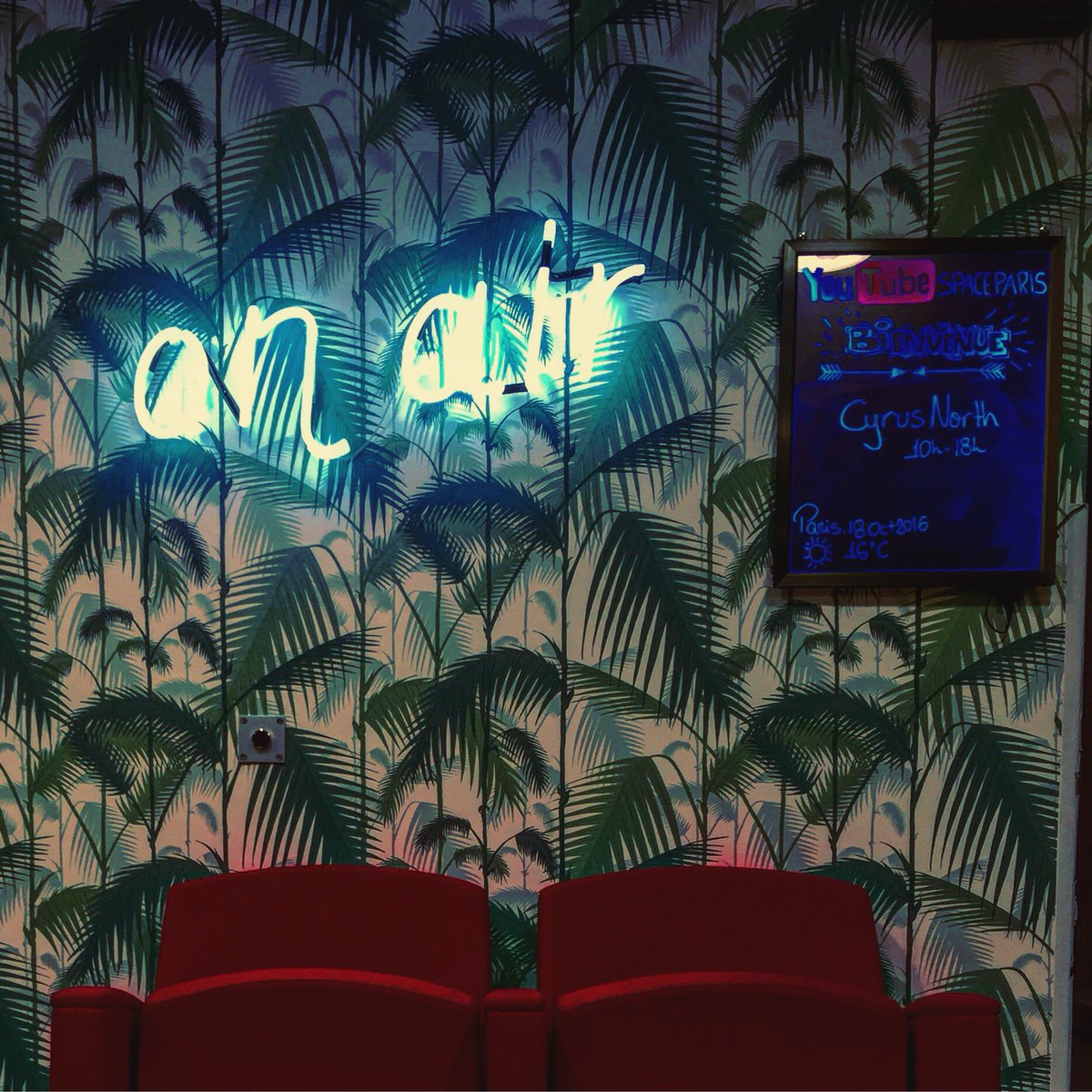 adegoldschmidt's tweet photo. #Visite du @YouTubeSpacePar is 📽🎞🎙🕹#lookingforaninternship @GoogleFR https://t.co/HbntPSiVtQ