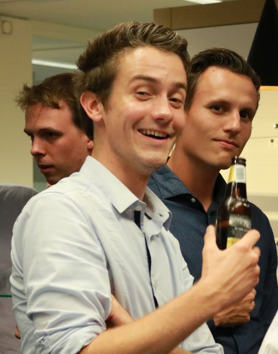 ThoHoog's tweet photo. Gefeliciteerd Willem! Nog vele jaren vol #puntzakken en #atlasbier! @XenaQquest https://t.co/nMkhv5Rjx3